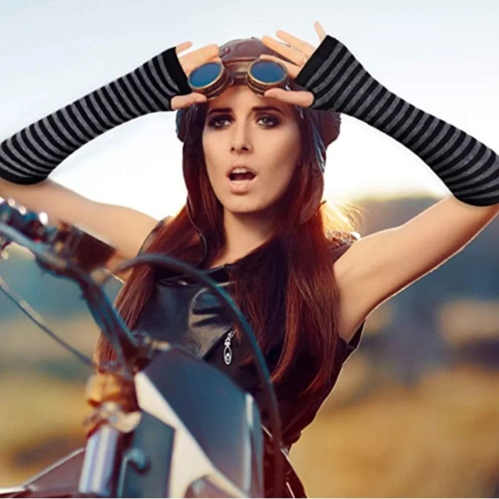 🆕NIP:Black and White Striped Fingerless Polyester Arm Warmers